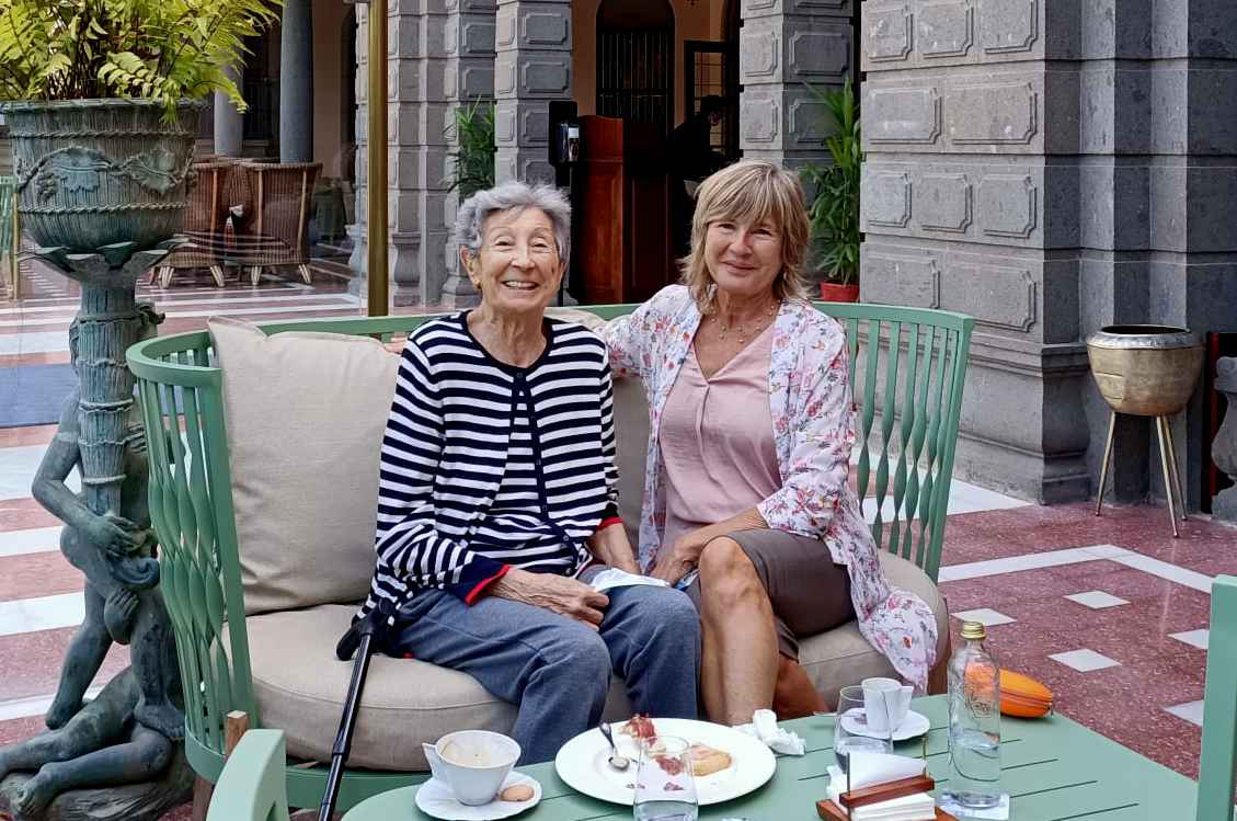 Tinin Jurado y Lourdes Gil